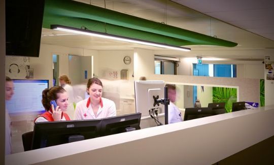 Drie interventies voor minder prikkels en gelukkiger SEH-personeel
